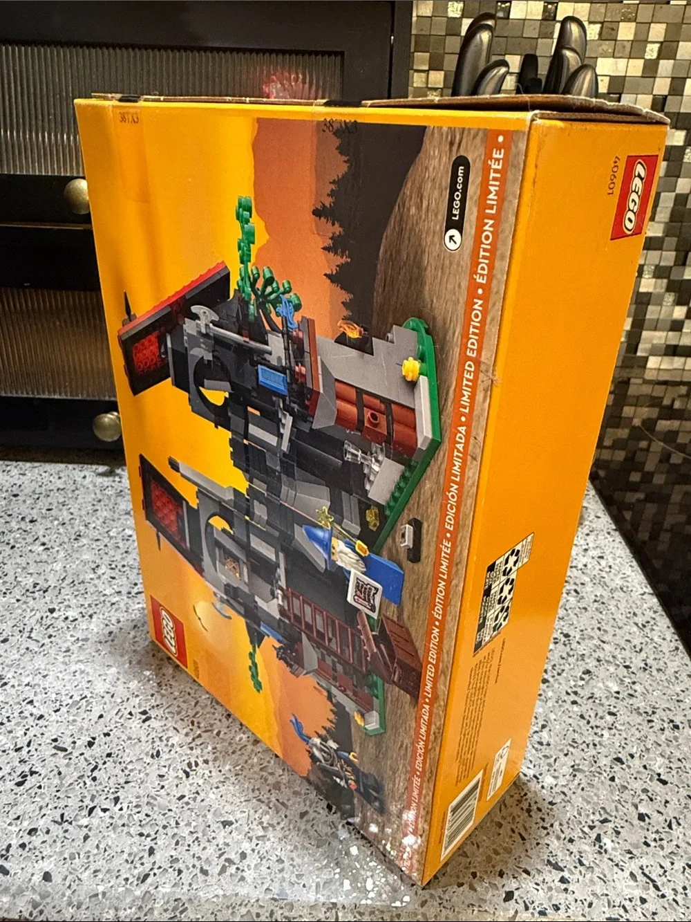 LEGO Majisto’s Magical Workshop 40601 Building Set. New in box